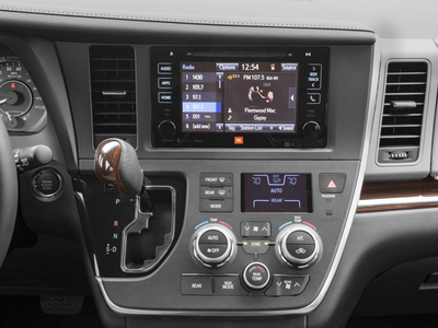 2017 Toyota Sienna XLE Premium Minivan 4D