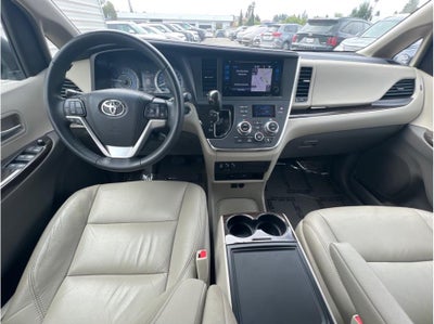 2017 Toyota Sienna XLE Premium Minivan 4D