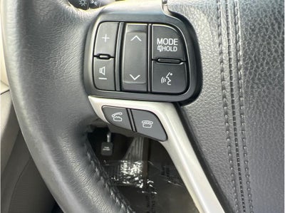 2017 Toyota Sienna XLE Premium Minivan 4D