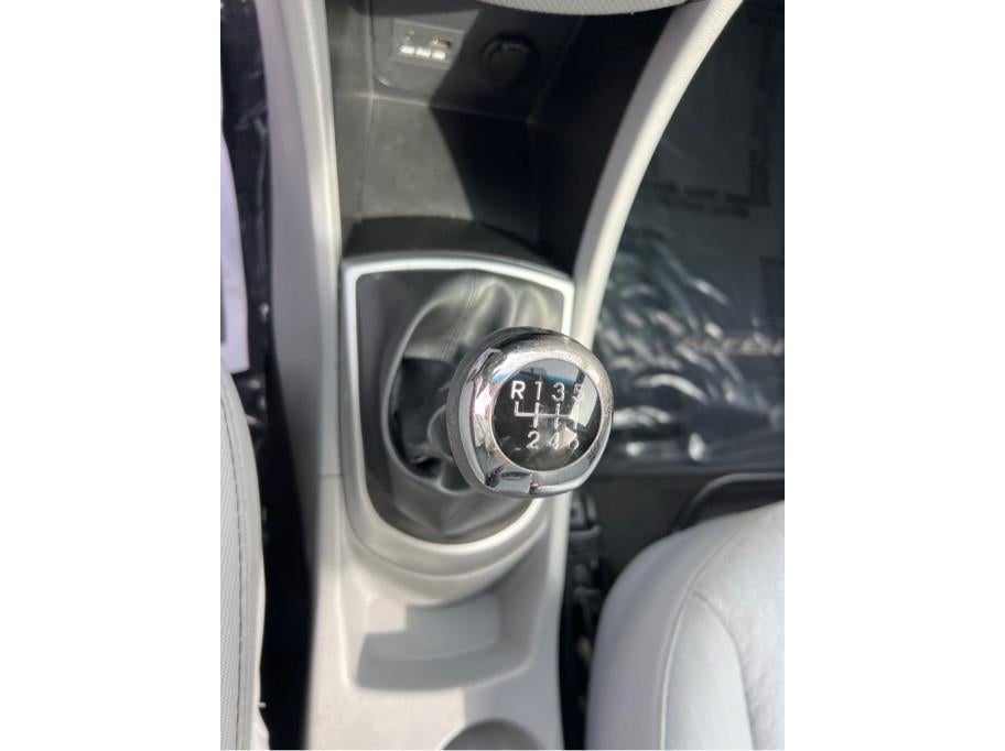 2013 Hyundai Accent SE Hatchback 4D