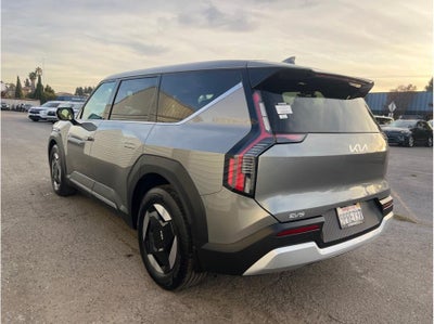 2024 Kia EV9 Light Long Range Sport Utility 4D