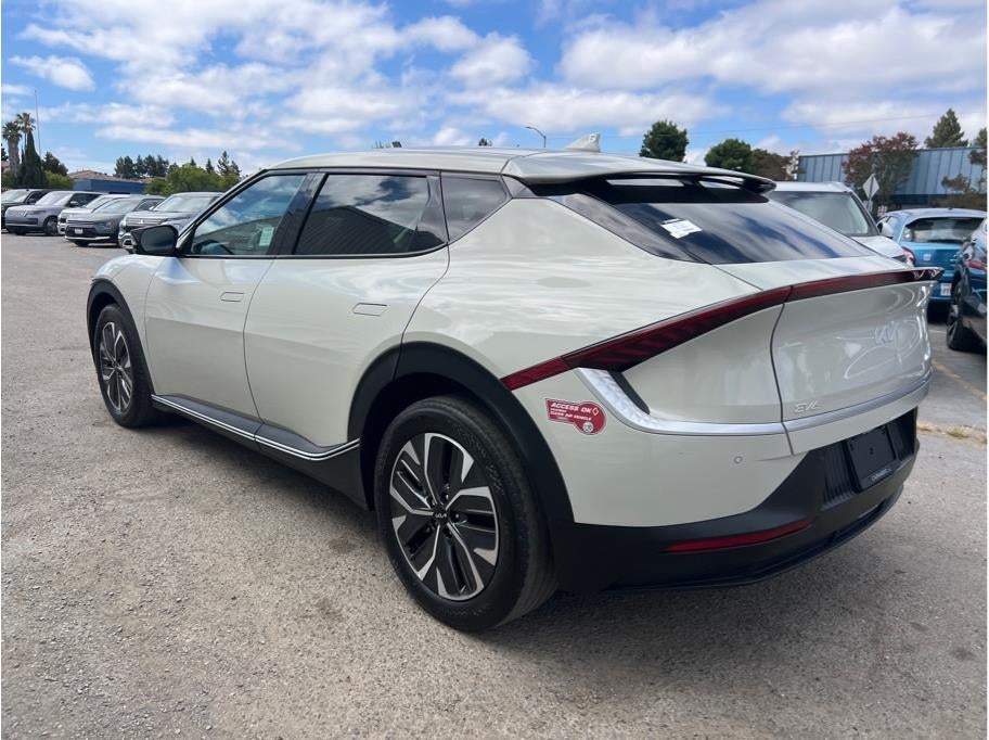 2024 Kia EV6 Light Long Range Sport Utility 4D