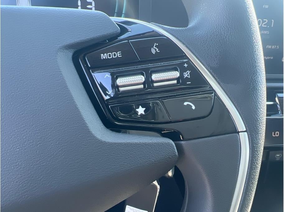 2025 Kia Niro LX Wagon 4D