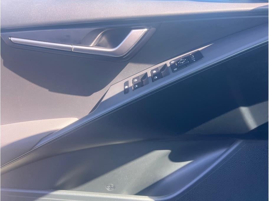 2025 Kia Niro LX Wagon 4D