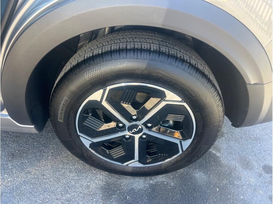 2025 Kia Niro LX Wagon 4D