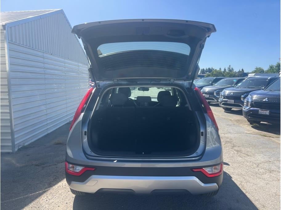 2025 Kia Niro LX Wagon 4D