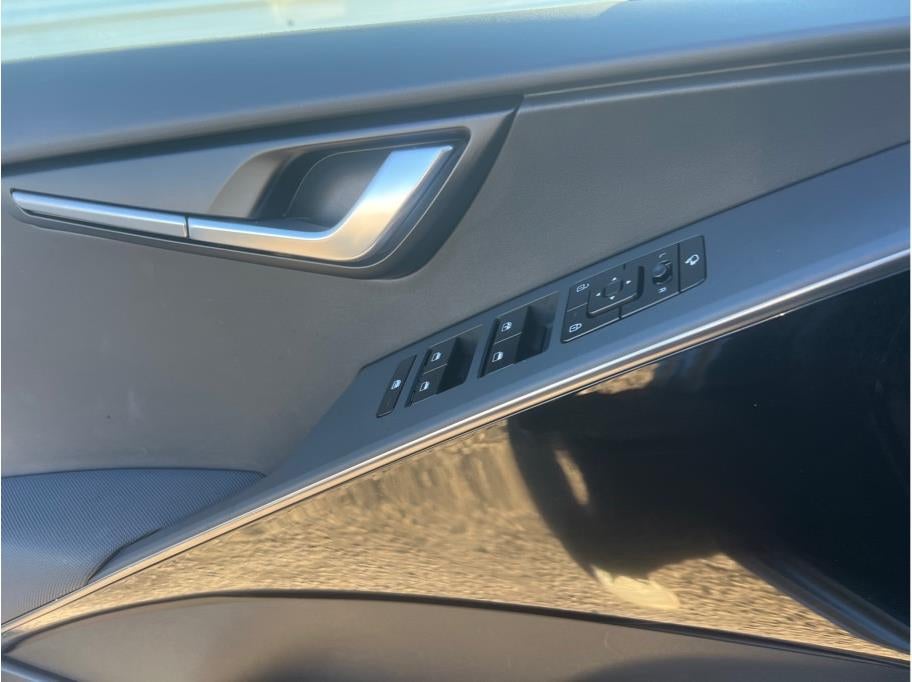 2023 Kia Niro EX Touring Wagon 4D