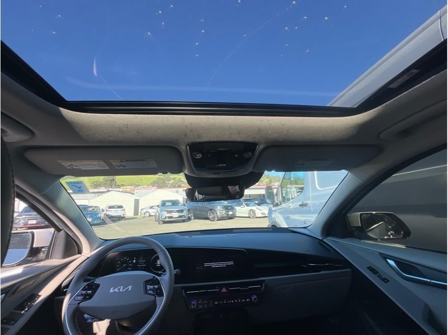 2023 Kia Niro EV Wave Wagon 4D