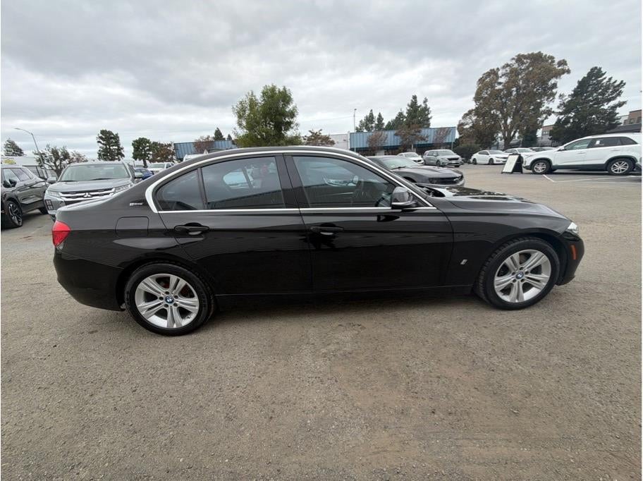 2017 BMW 3 Series 330e iPerformance Sedan 4D