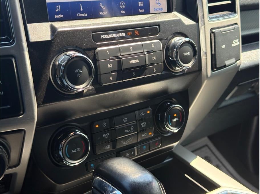 2020 Ford F150 SuperCrew Cab Lariat Pickup 4D 5 1/2 ft