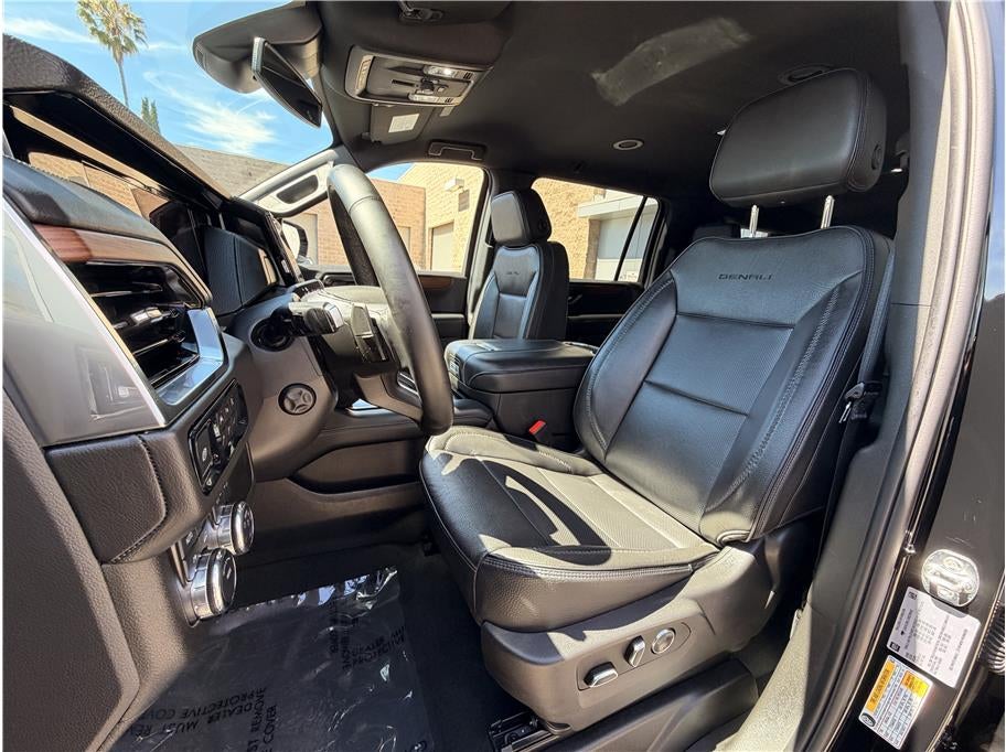 2025 GMC Yukon XL Denali Sport Utility 4D