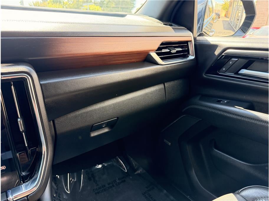 2025 GMC Yukon XL Denali Sport Utility 4D