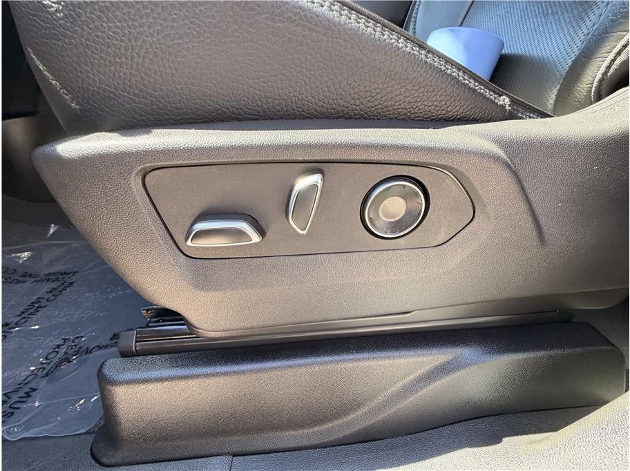 2025 GMC Yukon XL Denali Sport Utility 4D