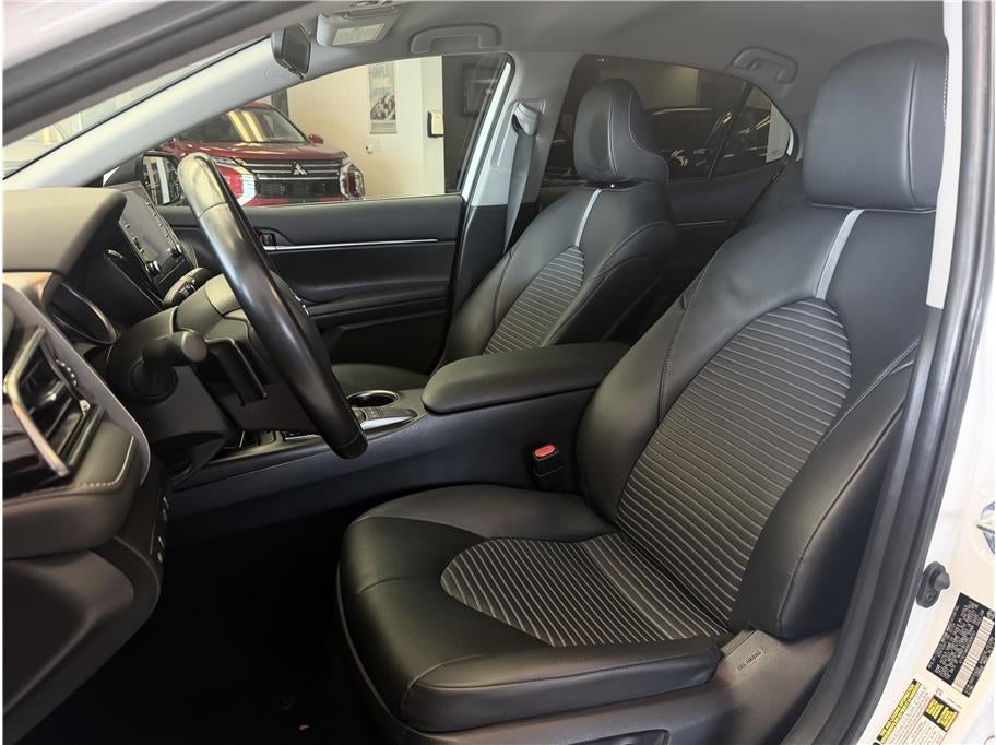 2024 Toyota Camry SE Sedan 4D