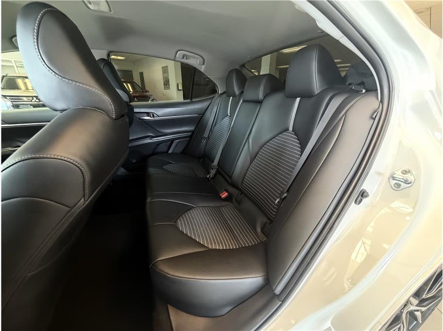 2024 Toyota Camry SE Sedan 4D