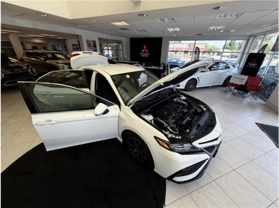 2024 Toyota Camry SE Sedan 4D