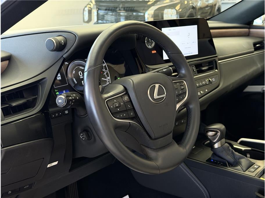 2025 Lexus ES ES 300h Sedan 4D