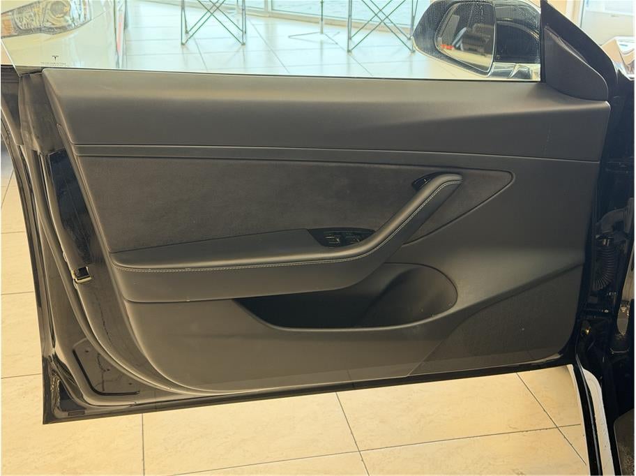 2020 Tesla Model 3 Standard Range Plus Sedan 4D