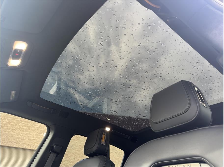 2022 Rivian R1T Adventure Pickup 4D 4 1/2 ft