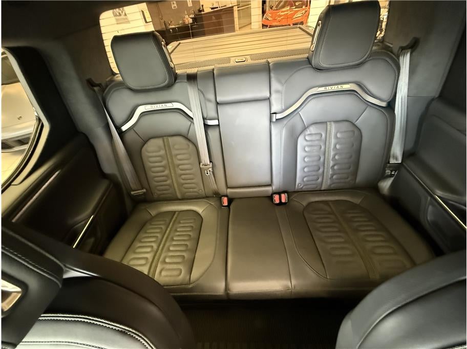 2022 Rivian R1T Adventure Pickup 4D 4 1/2 ft