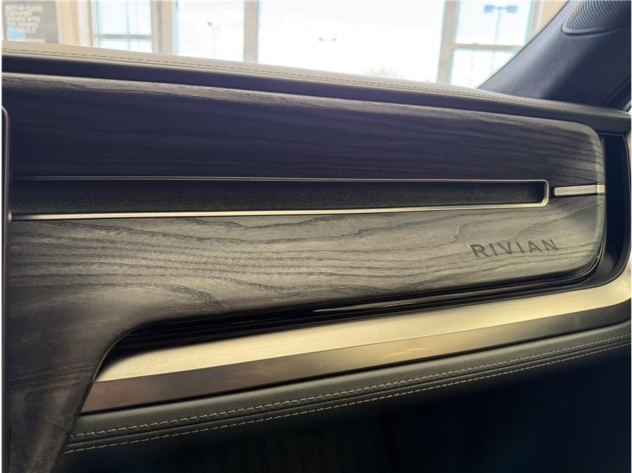 2022 Rivian R1T Adventure Pickup 4D 4 1/2 ft