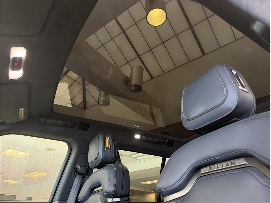 2024 Rivian R1S Dual Max Sport Utility 4D