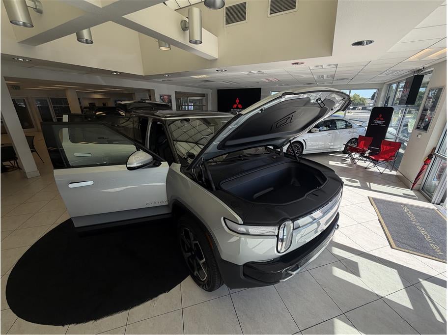 2024 Rivian R1S Dual Max Sport Utility 4D