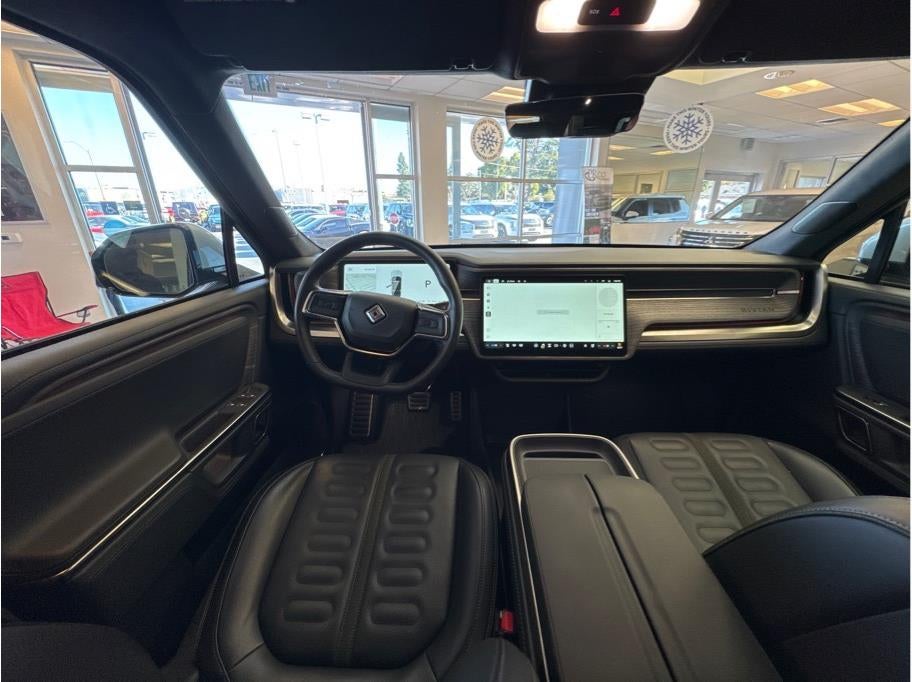 2024 Rivian R1S Dual Large Sport Utility 4D