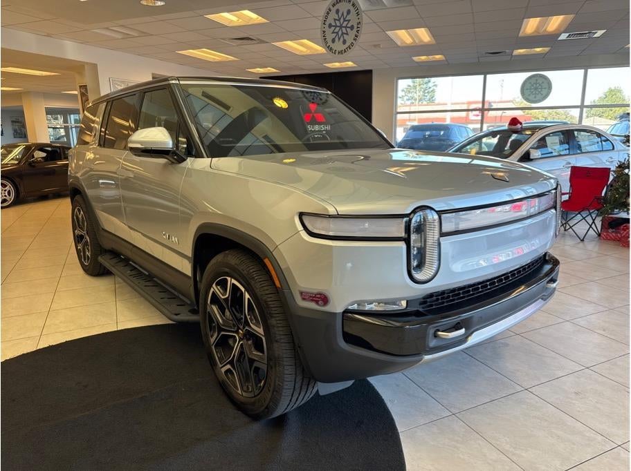 2024 Rivian R1S Dual Large Sport Utility 4D