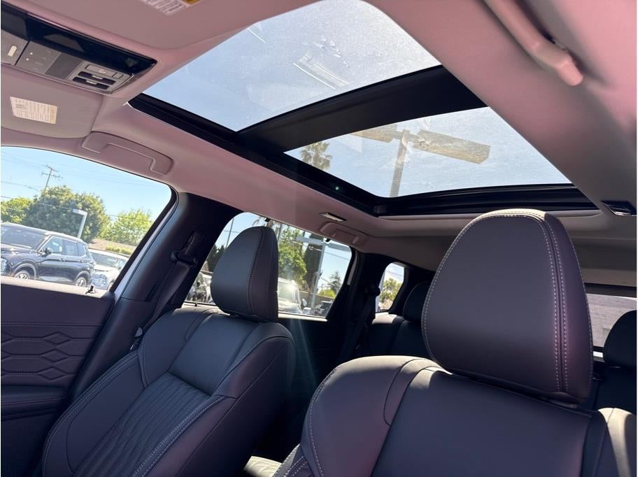 2025 Mitsubishi Outlander SEL Sport Utility 4D