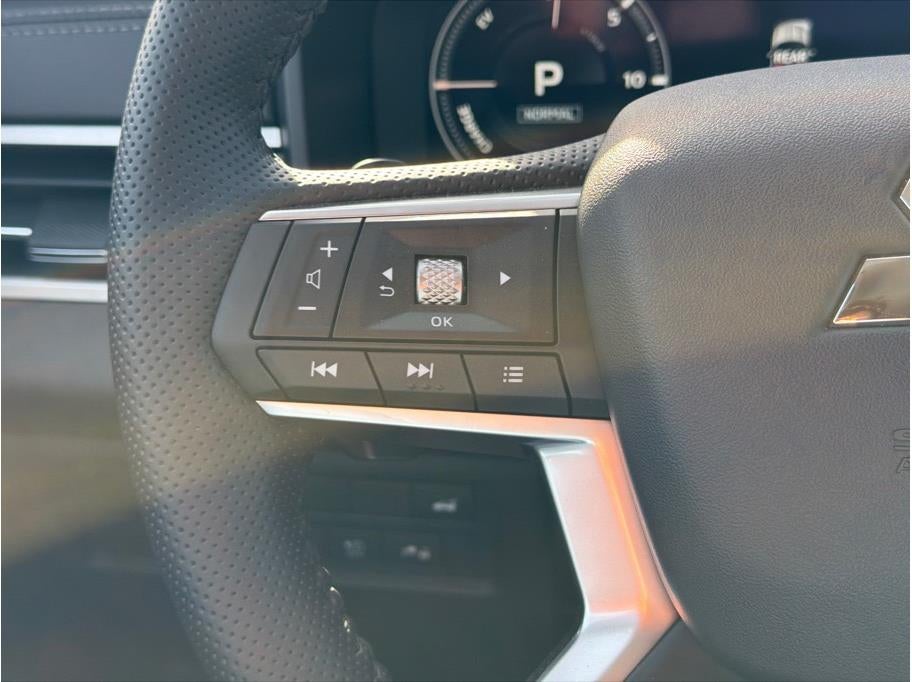 2025 Mitsubishi Outlander PHEV SE Sport Utility 4D