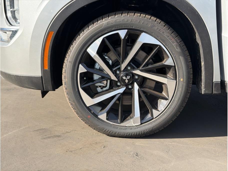 2025 Mitsubishi Outlander PHEV SE Sport Utility 4D