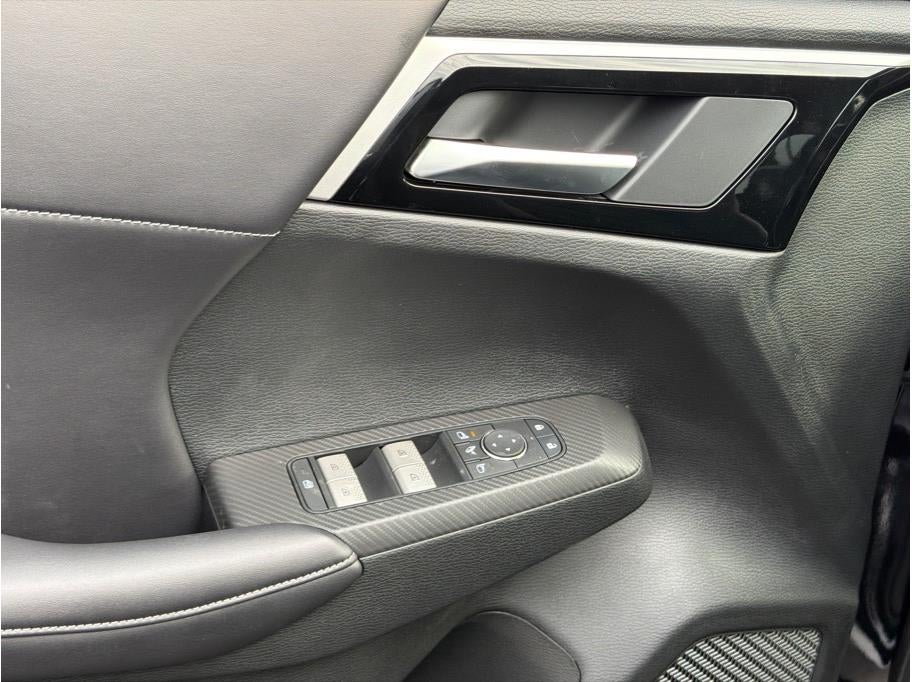 2025 Mitsubishi Outlander PHEV SE Tech Package