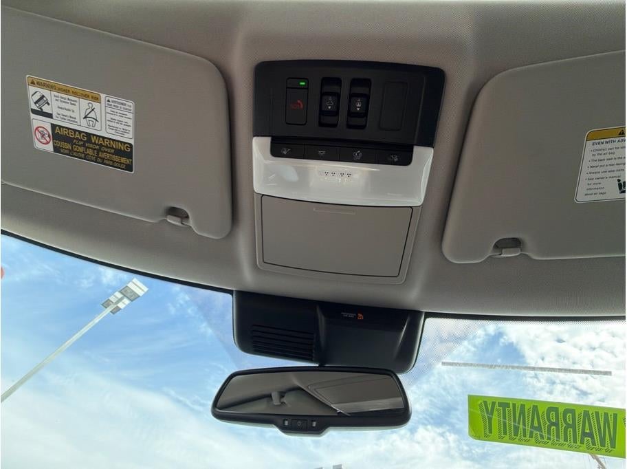 2025 Mitsubishi Outlander PHEV SE Tech Package