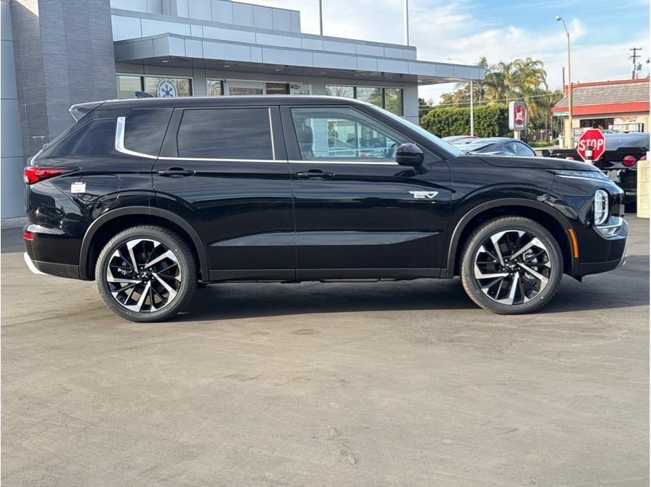 2025 Mitsubishi Outlander PHEV SE