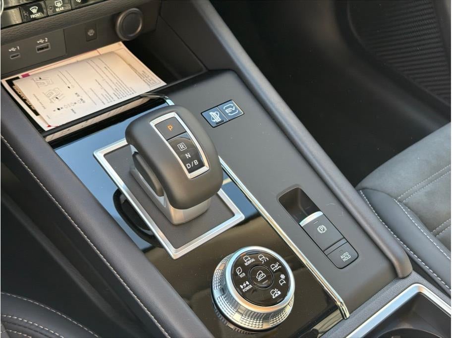 2025 Mitsubishi Outlander PHEV SE