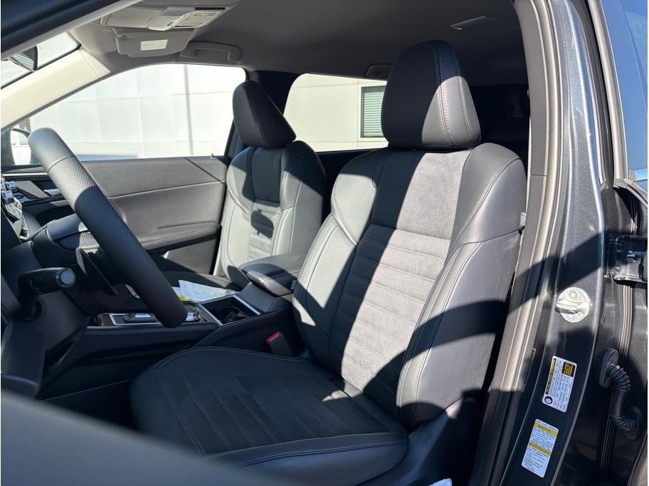 2025 Mitsubishi Outlander PHEV SE