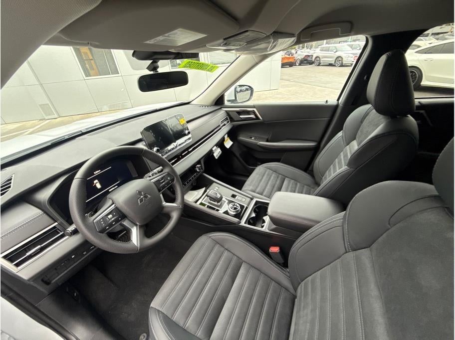 2025 Mitsubishi Outlander PHEV SE