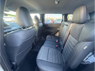 2025 Mitsubishi Outlander PHEV SE