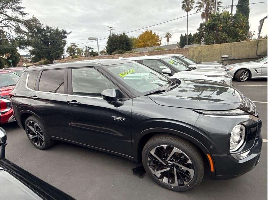 2025 Mitsubishi Outlander PHEV SE