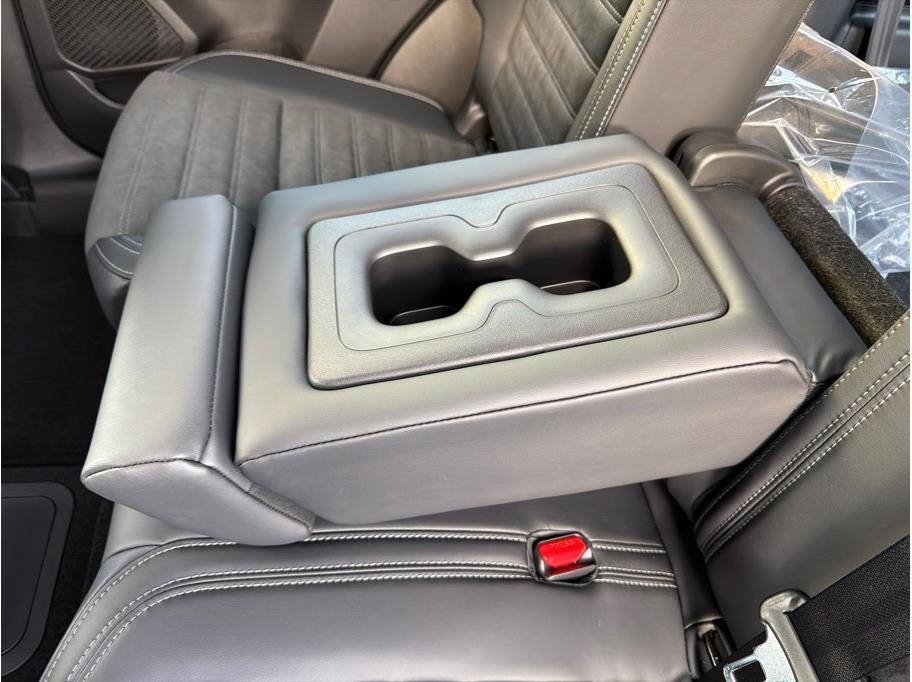 2025 Mitsubishi Outlander PHEV SE