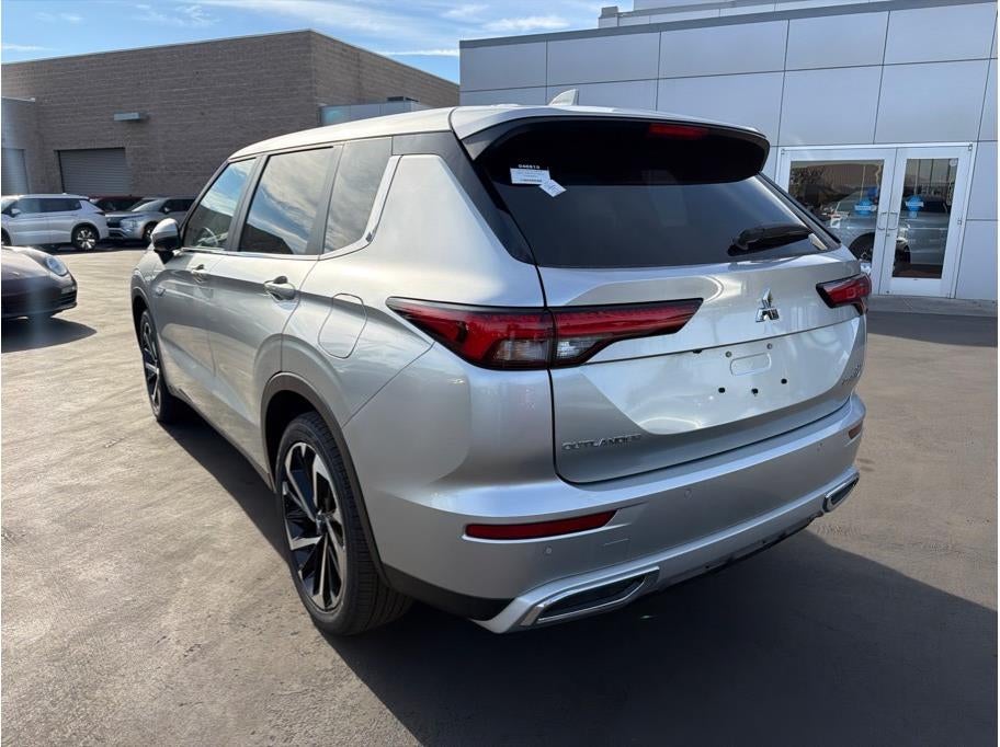 2025 Mitsubishi Outlander PHEV SE