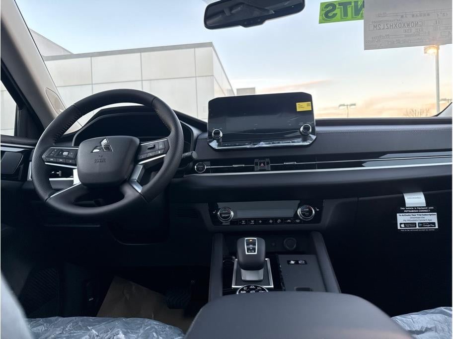 2025 Mitsubishi Outlander PHEV SE Tech Package