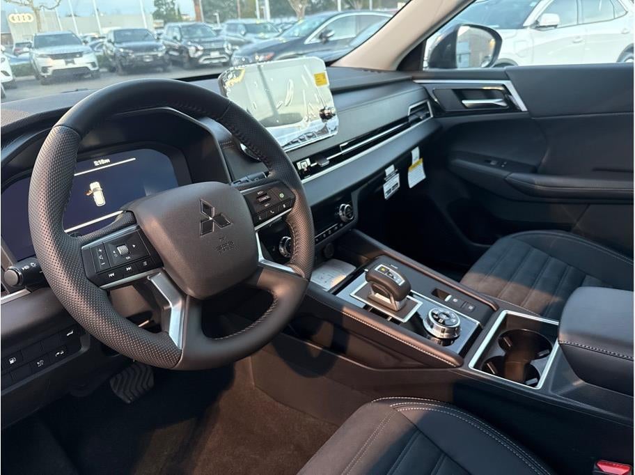 2025 Mitsubishi Outlander PHEV SE