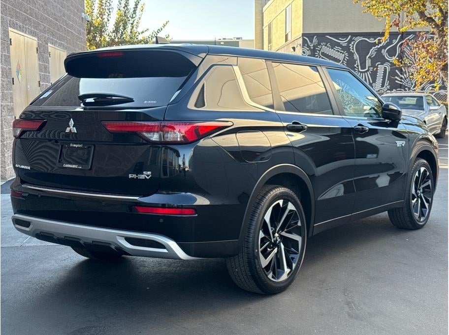 2025 Mitsubishi Outlander PHEV SE