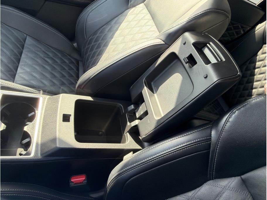 2024 Mitsubishi Outlander PHEV SEL Sport Utility 4D