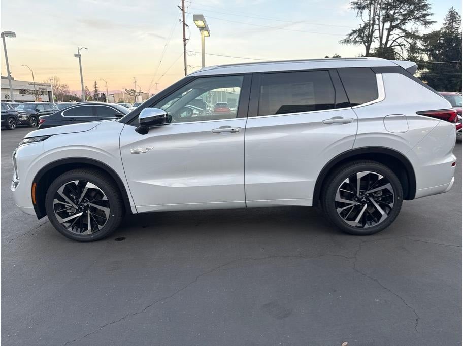 2025 Mitsubishi Outlander PHEV SEL