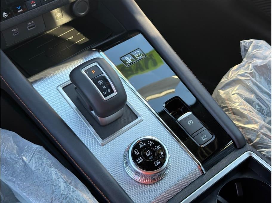 2025 Mitsubishi Outlander PHEV SEL Premium Package