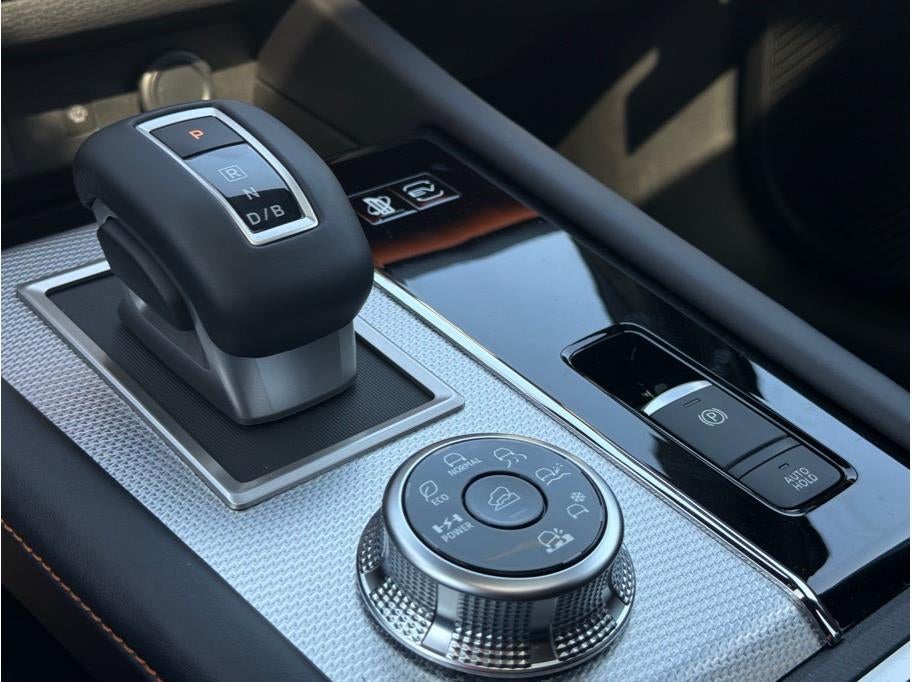 2025 Mitsubishi Outlander PHEV SEL Platinum Edition Sport Utility 4D