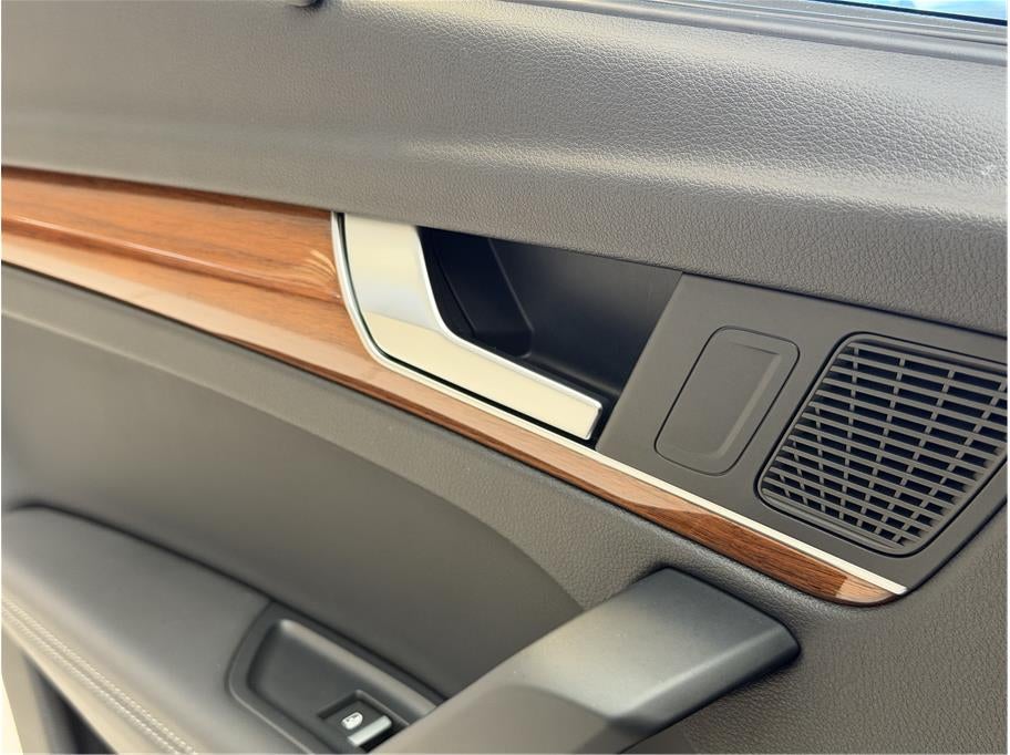 2021 Audi Q5 55 TFSI e Prestige Sport Utility 4D